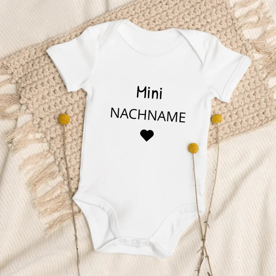 Babybody "Mini + Nachname" personalisiert (Bio-Baumwolle)